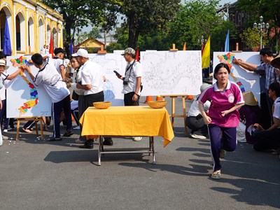 Học sinh Huế hào hứng tìm hiểu cải cách của vua Minh Mạng qua trò chơi trải nghiệm