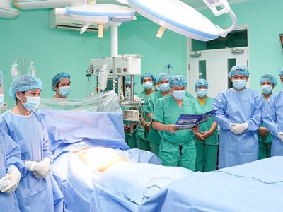 Gần 200 y bác sĩ xuyên đêm thực hiện 6 ca ghép mô, tạng từ một người hiến chết não