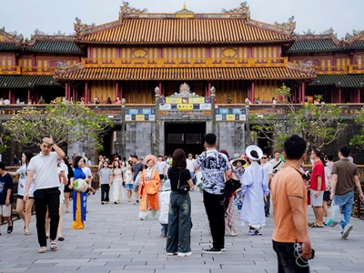 Doanh thu bán vé tại khu Di sản Huế liên tiếp lập đỉnh trong 2 ngày lễ