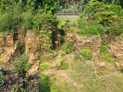 Di tích Chăm-pa nghìn năm tuổi dần hoang tàn chờ bảo tồn