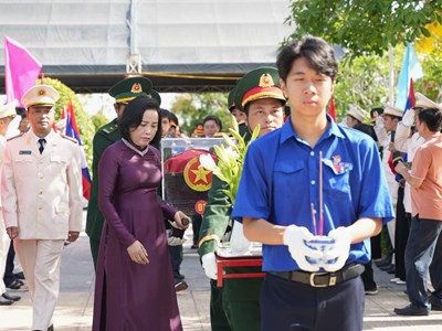 TP. Huế truy điệu và an táng 8 hài cốt liệt sĩ quân tình nguyện Việt Nam hi sinh tại Lào