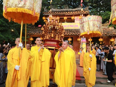 Trang nghiêm lễ rước Phật ở Cố đô Huế