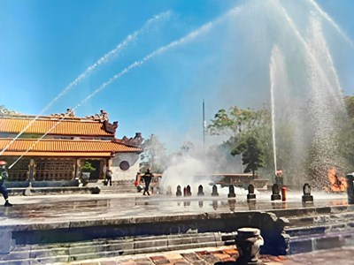 Huế diễn tập chữa cháy, cứu nạn tại nhiều di tích trọng điểm
