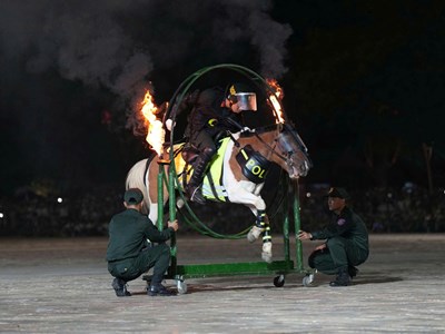 Ấn tượng màn trình diễn võ thuật, quân sự của lực lượng CAND trước Ngọ Môn Huế