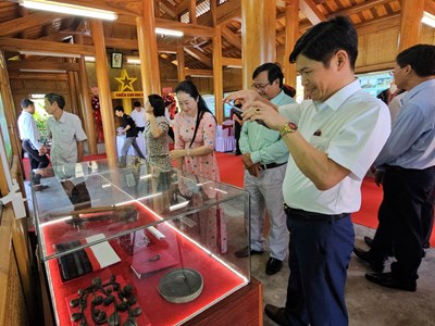 Trưng bày nhiều tư liệu quý về “Hòa Mỹ - Nơi in dấu sử vàng”