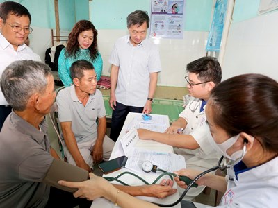 Khám sức khỏe miễn phí cho hơn 1.000 người dân vùng cao ở Huế 
