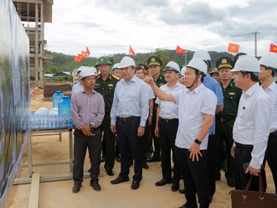 Phó Thủ tướng Lê Tiến Châu yêu cầu đẩy nhanh tiến độ trường liên cấp ở Huế
