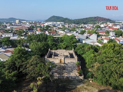 Lăng mộ Hoàng Thái hậu triều Nguyễn nằm “ẩn mình” giữa khu dân cư