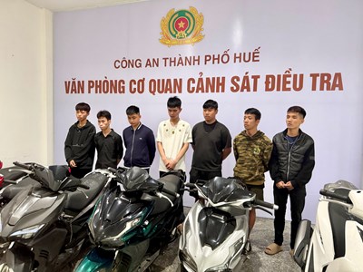 Khởi tố 15 thanh niên rượt đuổi, dùng hung khí đánh nhau trên đường phố