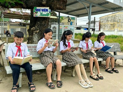 Nuôi dưỡng tình yêu đọc sách cho trẻ em làng biển