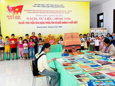 Trưng bày sách chủ đề “Tinh thần cách mạng tháng Tám và Quốc khánh 2.9 – Bất diệt”