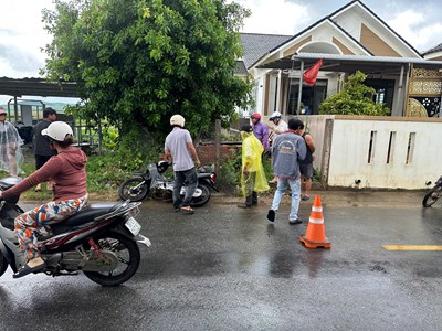 Những hệ lụy đáng lo khi học sinh đi xe máy đến trường