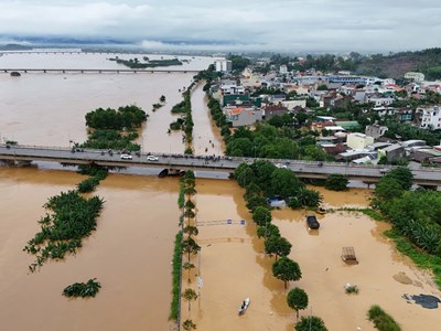 Mưa lũ gây thiệt hại nặng nề ở Quảng Ngãi