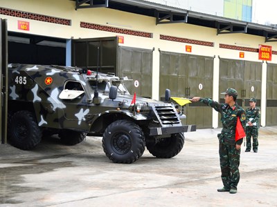 Huy động hàng trăm phương tiện, tàu xuồng, canô, xe chuyên dụng ứng trực bão Galmaegi