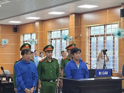 Hai ngư dân lĩnh án về tội “Tổ chức cho người khác xuất cảnh trái phép”