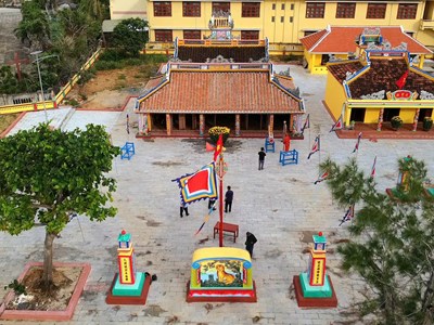 Dựng nêu đón Tết – Sắc Xuân thiêng liêng nơi đảo tiền tiêu Lý Sơn