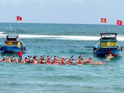 Nhịp chèo khai Xuân nơi làng biển Phước Thiện 1