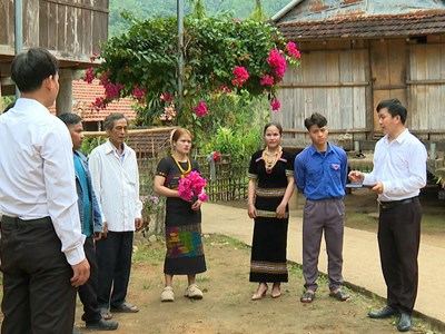 Lan tỏa niềm tin bầu cử nơi bản làng Ca Dong