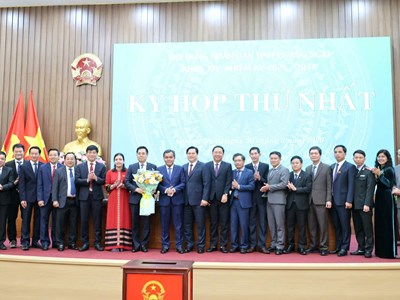 Ông Nguyễn Hoàng Giang tái đắc cử Chủ tịch UBND tỉnh Quảng Ngãi