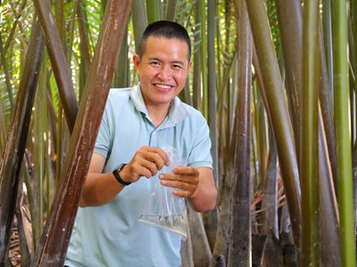 “Mật ngọt” giữa rừng dừa nước xứ Quảng