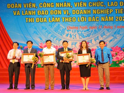 Quảng Ngãi biểu dương những điển hình lao động giỏi làm theo lời Bác