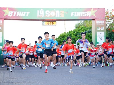 Gần 1.800 vận động viên chinh phục Lý Sơn Half Marathon 2026