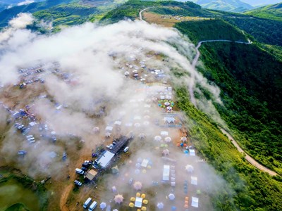 Lên Bùi Hui, chạm mây và khám phá bản sắc Hrê