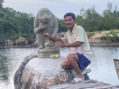 Phát hiện, giao nộp tượng Hanuman, được thưởng gần 93 triệu đồng