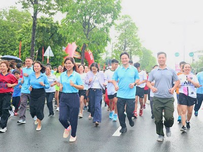 Hơn 2.000 người ở Quảng Ngãi hưởng ứng phong trào rèn luyện thể thao