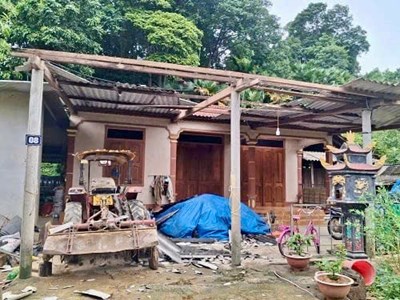 Hoàn lưu bão số 3 gây tốc mái hàng chục nhà dân tại Hà Tĩnh