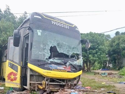 Lật xe khách, 9 người tử vong tại Hà Tĩnh