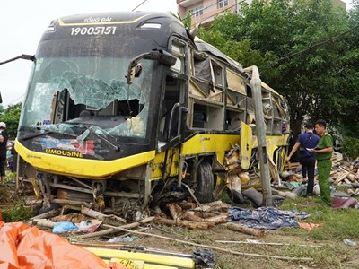 Vụ lật xe khách 10 người tử vong: Tài xế chạy tốc độ 99/80km/h