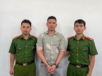 Tông bé trai sống đời tàn tật, Hùng bị bắt sau một năm truy nã