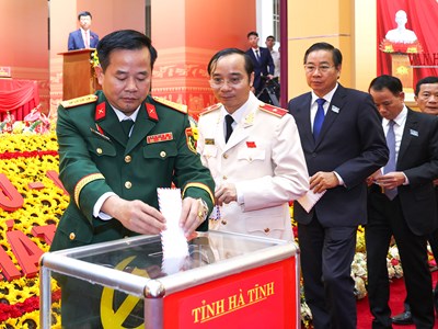  Hà Tĩnh kêu gọi sẻ chia với đồng bào vùng bão