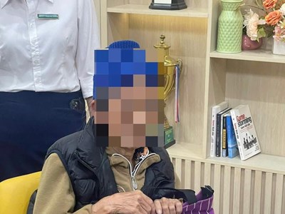 Cụ bà 80 tuổi suýt mất 2 tỉ đồng vì cú điện thoại “con trai nguy kịch”