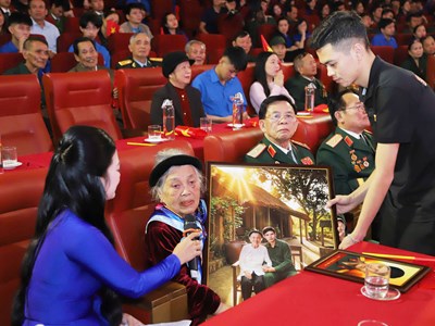 Hồi ức thời hoa lửa