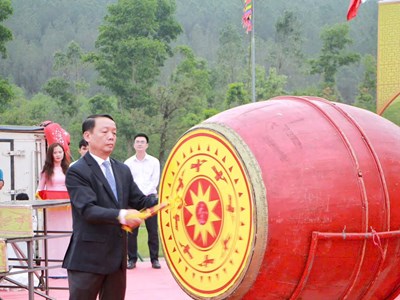 Khai hội chùa Hương Tích