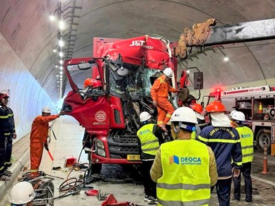 Tai nạn liên hoàn, tắc nghẽn nhiều giờ trong hầm Đèo Bụt