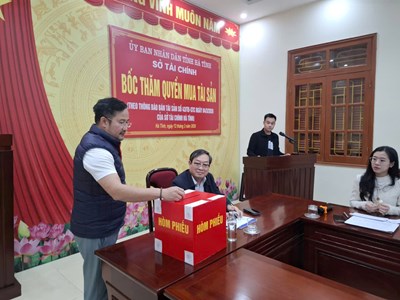 Doanh nghiệp Nghệ An trúng quyền mua gần 30kg vàng lậu bị tịch thu tại Hà Tĩnh