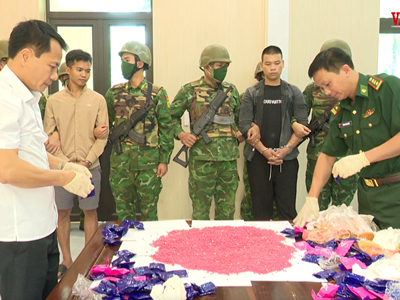Bắt giữ hai đối tượng vận chuyển ma tuý tại khu vực biên giới