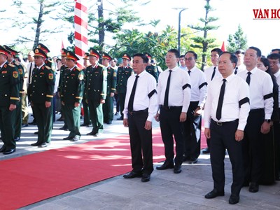 Thường trực Ban Bí thư Trần Cẩm Tú dự lễ truy điệu, an táng liệt sĩ tại Hà Tĩnh
