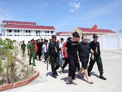 Bắt đường dây rửa tiền nghìn tỉ đồng do người nước ngoài cầm đầu