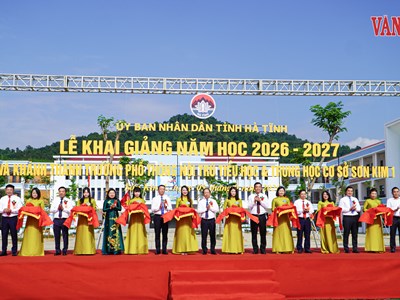 Rộn ràng ngày khai trường nơi vùng biên Hà Tĩnh