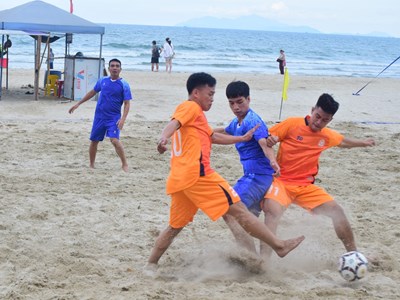 Đà Nẵng: Sôi nổi giải bóng đá, bóng chuyền bãi biển