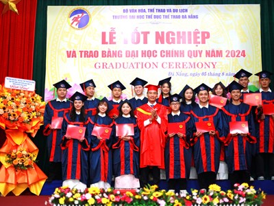 Tổ chức Lễ tốt nghiệp và trao bằng Đại học năm 2024