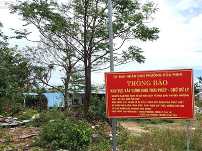 Lấn chiếm đất công làm nhà hàng, sân bóng...