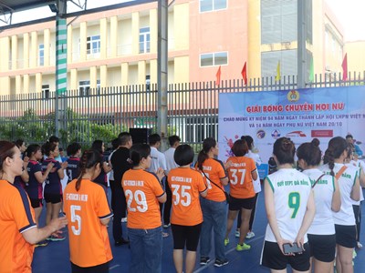 Đà Nẵng: Giải bóng chuyền hơi nữ 