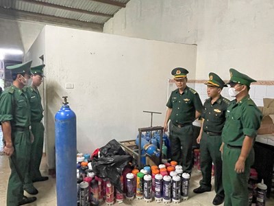 Bắt giữ gần 400 bình khí N2O các loại