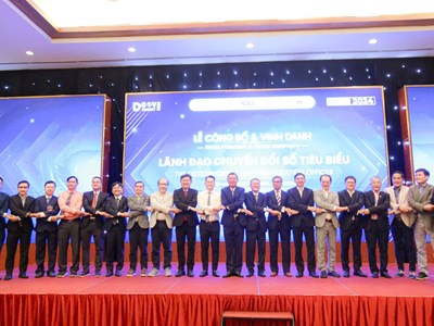 Vinh danh 15 cá nhân có thành tích tiêu biểu trong chuyển đổi số