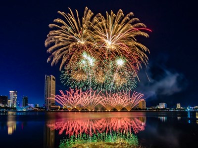 Đà Nẵng bắn pháo hoa tại 3 điểm mừng 50 năm Giải phóng thành phố 